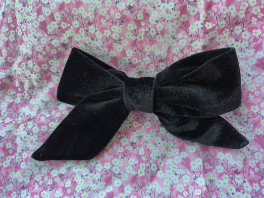 Black Velvet large bow