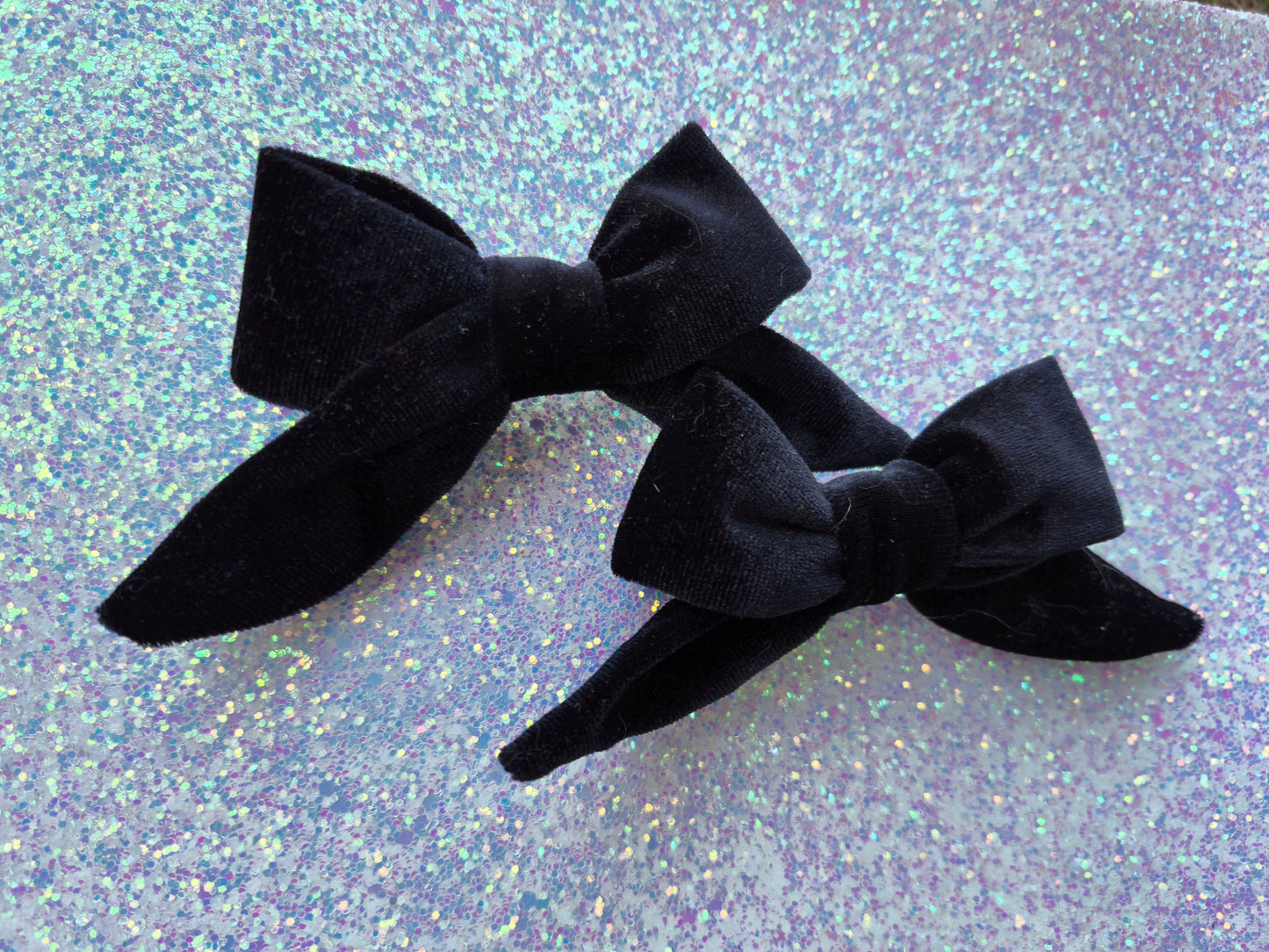 Black velvet pigtail set